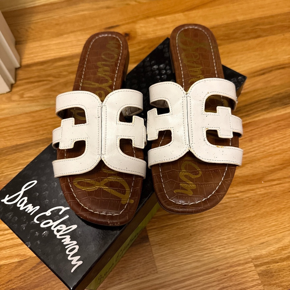 Same Edelman white sandal